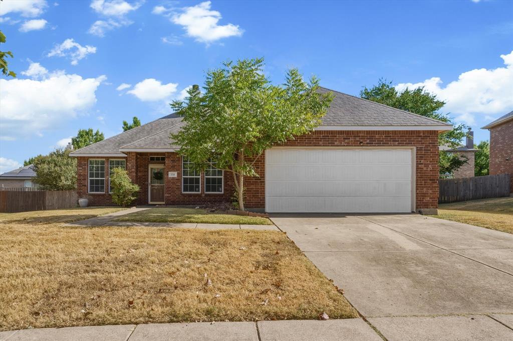 1738 Summerwood Lane Property Photo 1