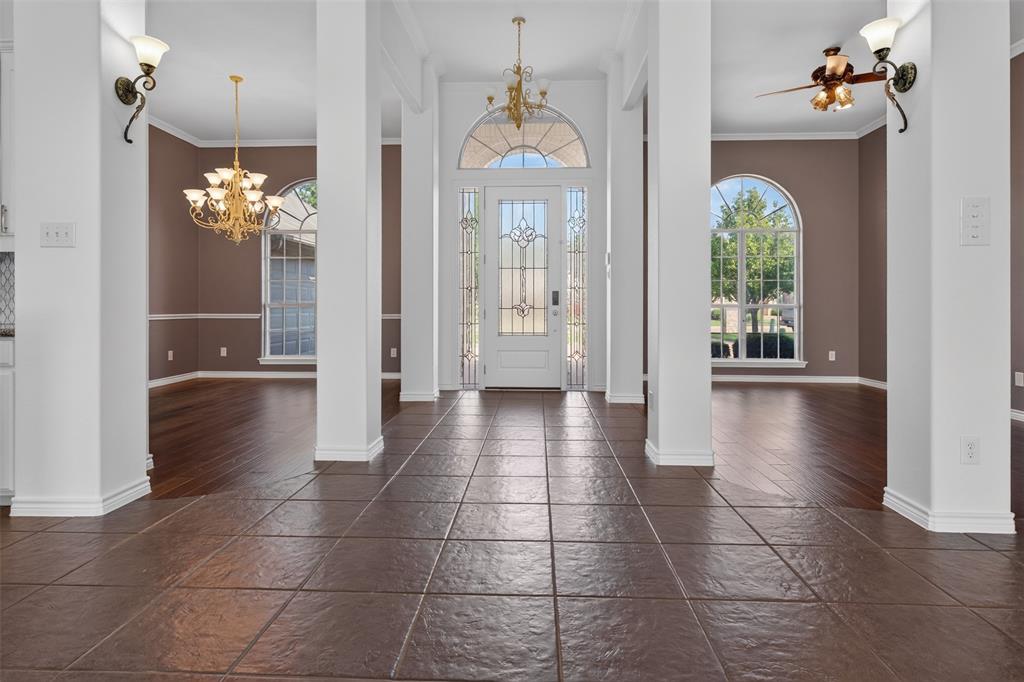 2612 Waters Edge Drive Property Photo 6