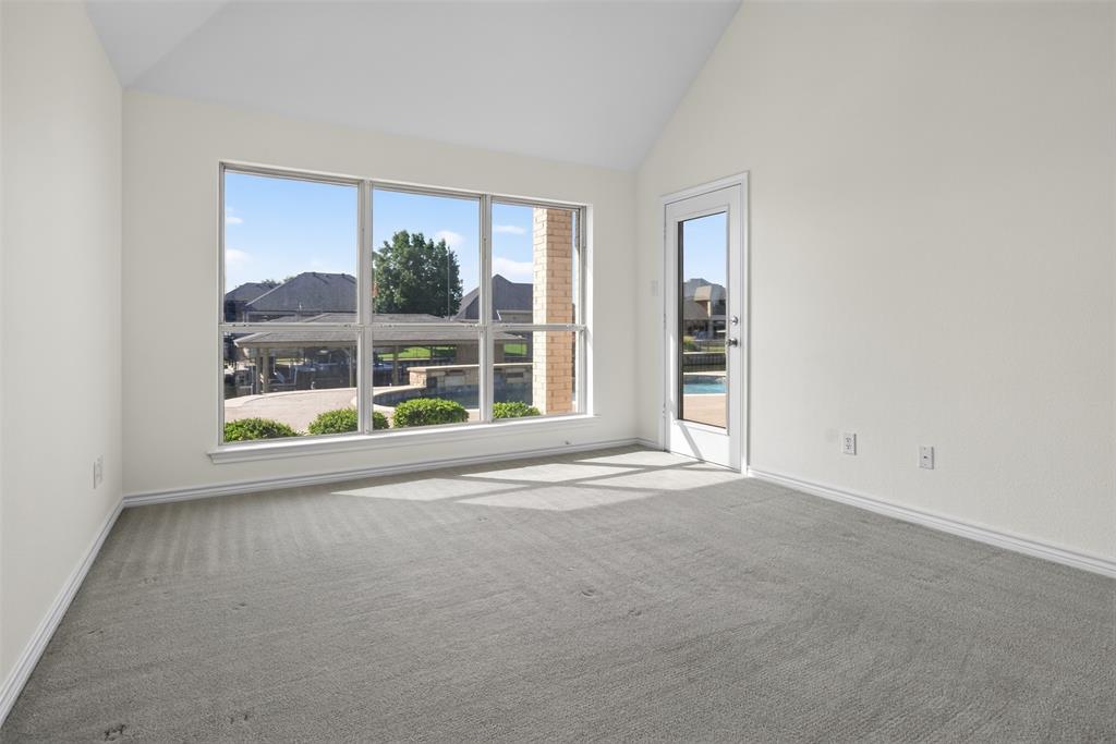 2612 Waters Edge Drive Property Photo 12