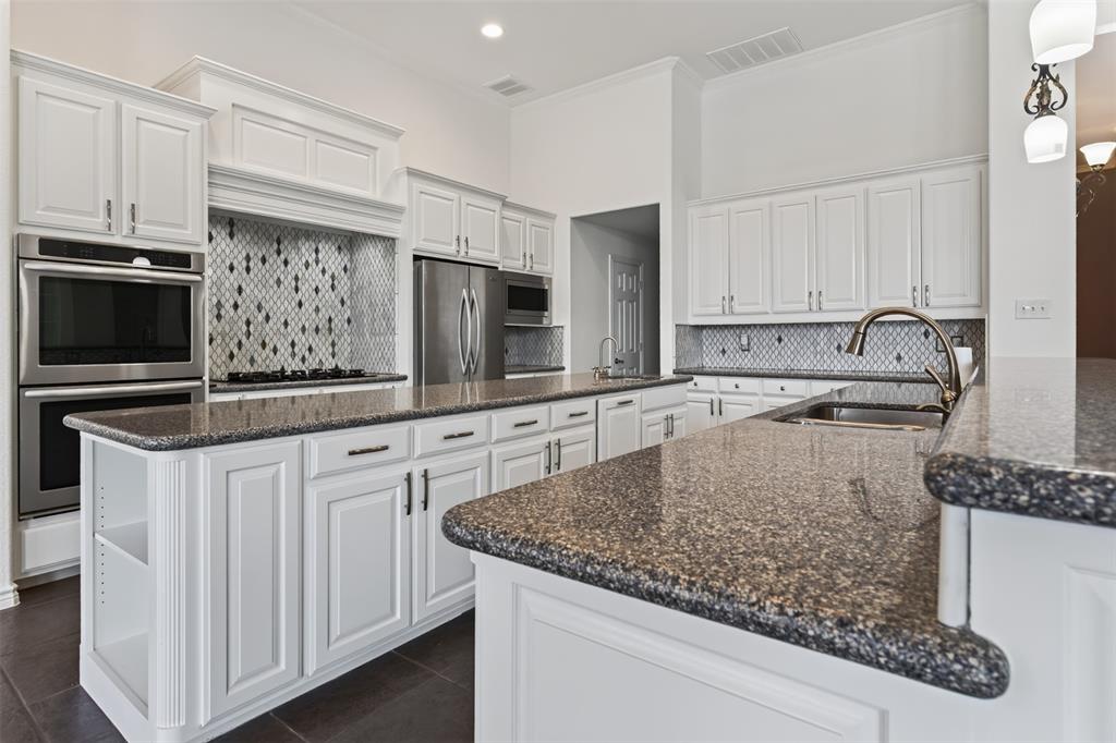 2612 Waters Edge Drive Property Photo 21
