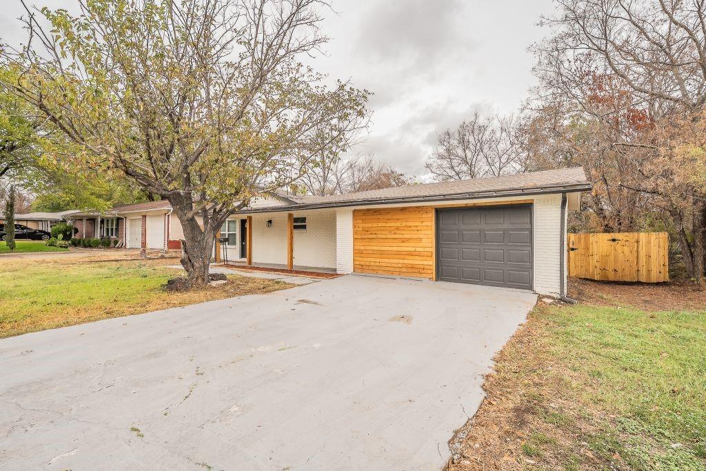 5012 Roxie Street Property Photo 2