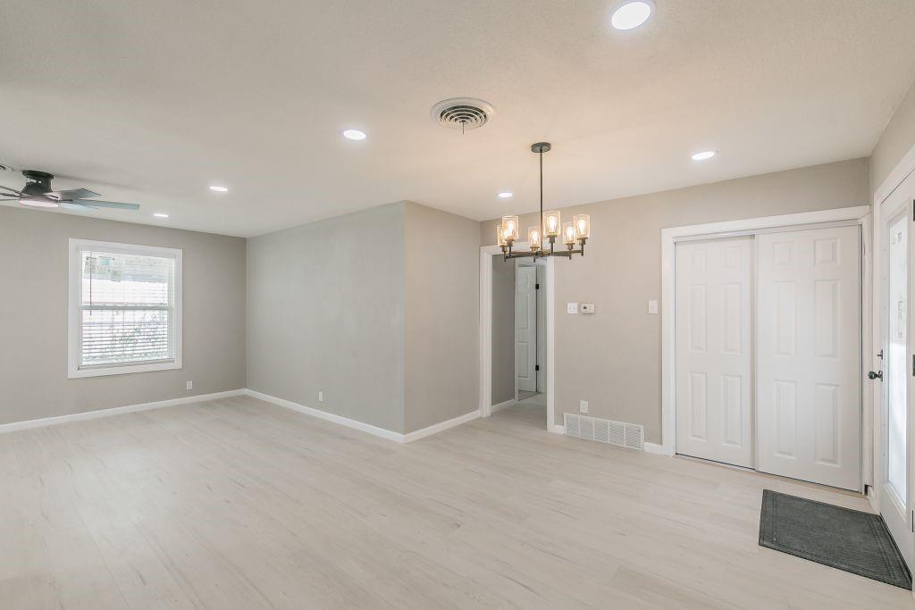5012 Roxie Street Property Photo 11