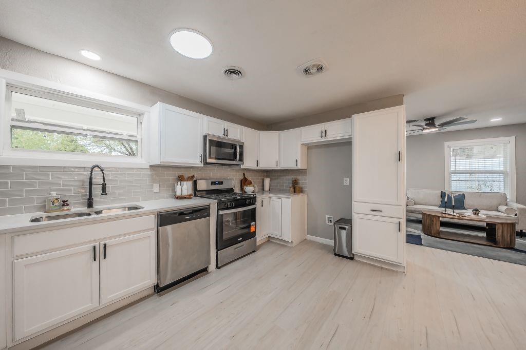 5012 Roxie Street Property Photo 13