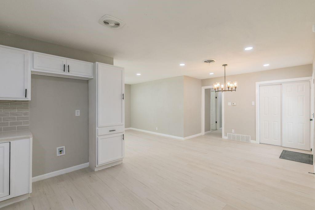 5012 Roxie Street Property Photo 14
