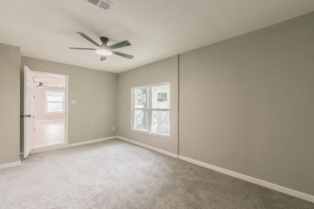 5012 Roxie Street Property Photo 16