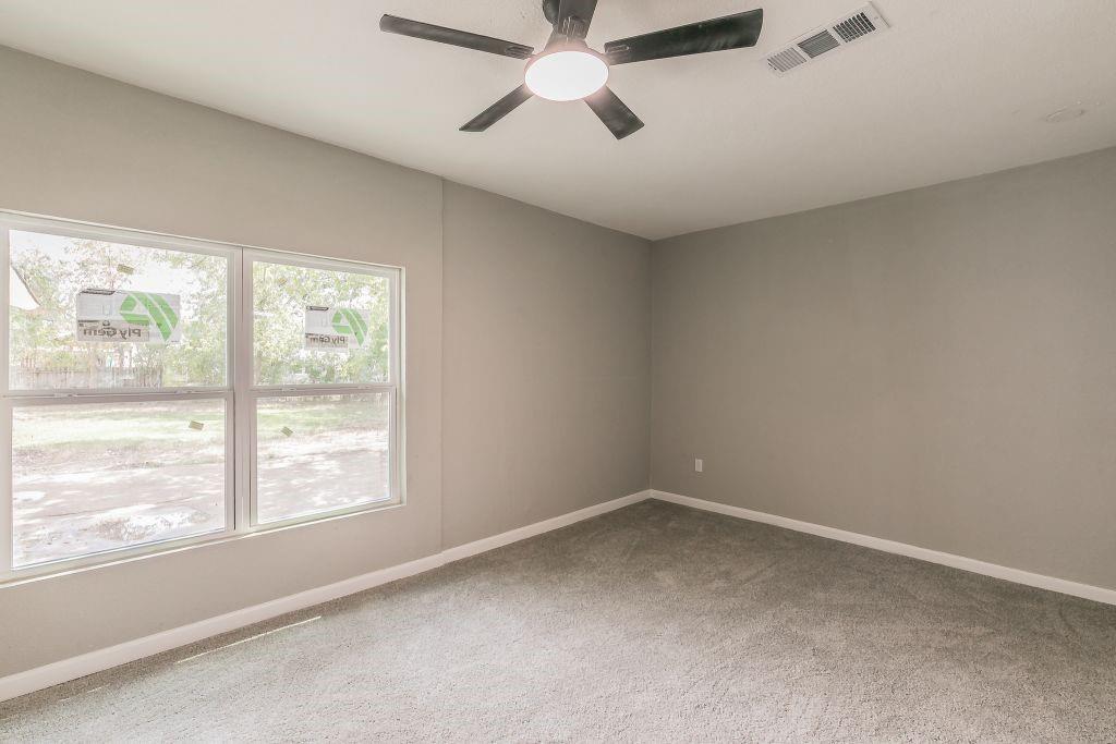 5012 Roxie Street Property Photo 17