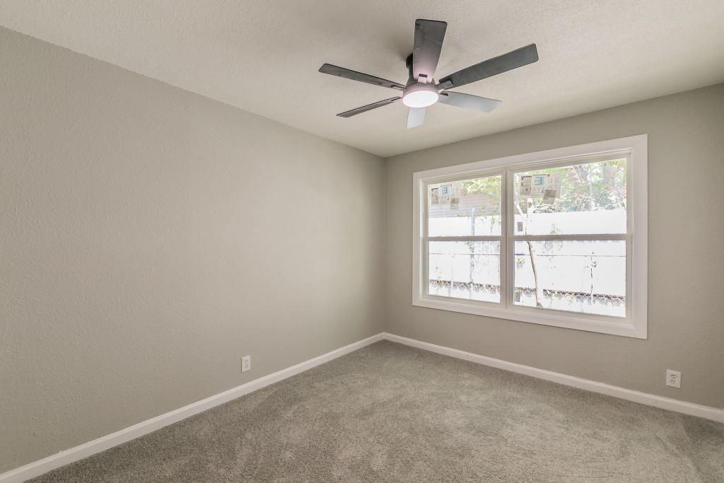 5012 Roxie Street Property Photo 20