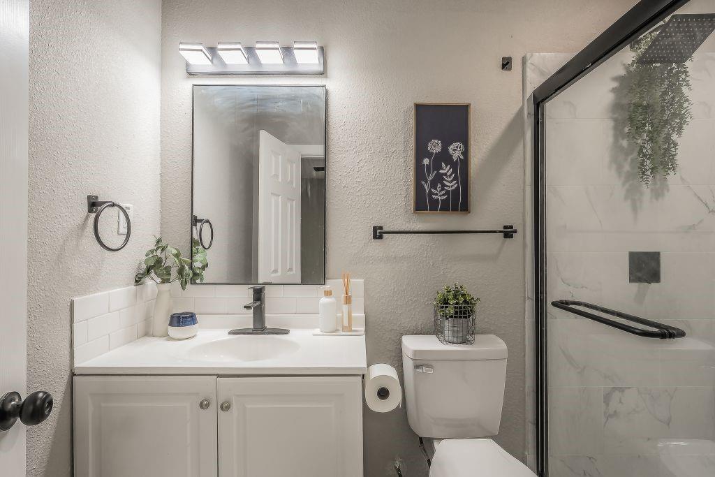 5012 Roxie Street Property Photo 20
