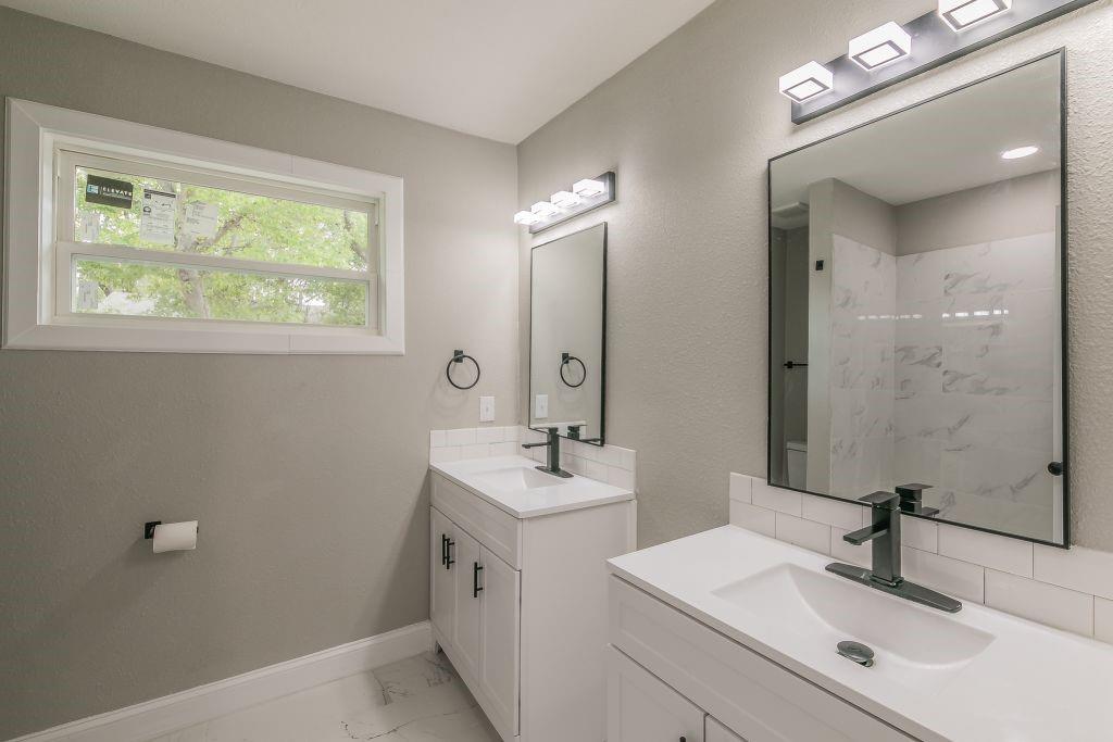 5012 Roxie Street Property Photo 23