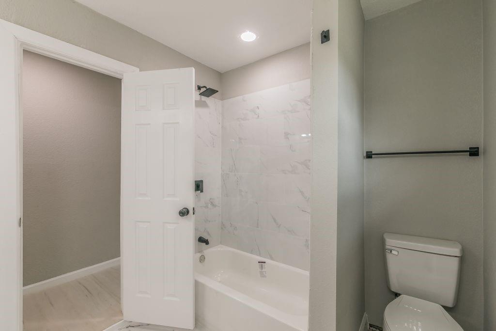 5012 Roxie Street Property Photo 24