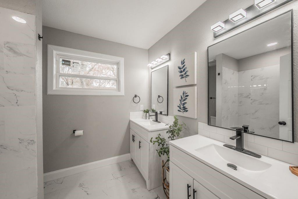 5012 Roxie Street Property Photo 25