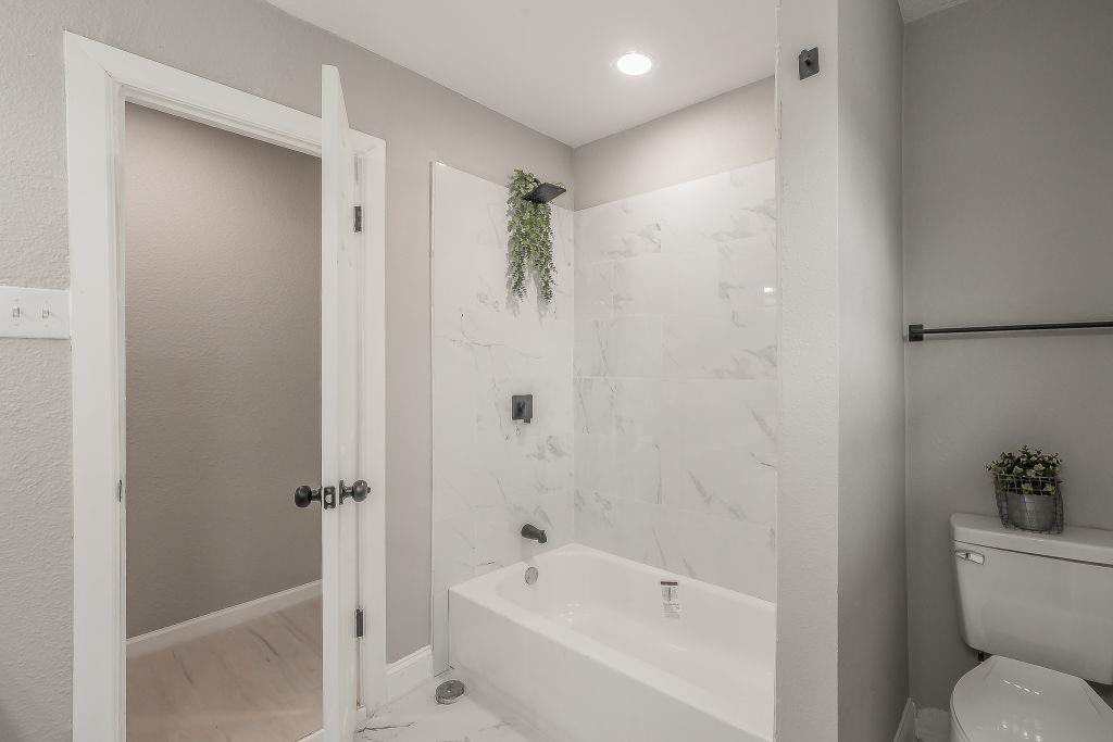 5012 Roxie Street Property Photo 27