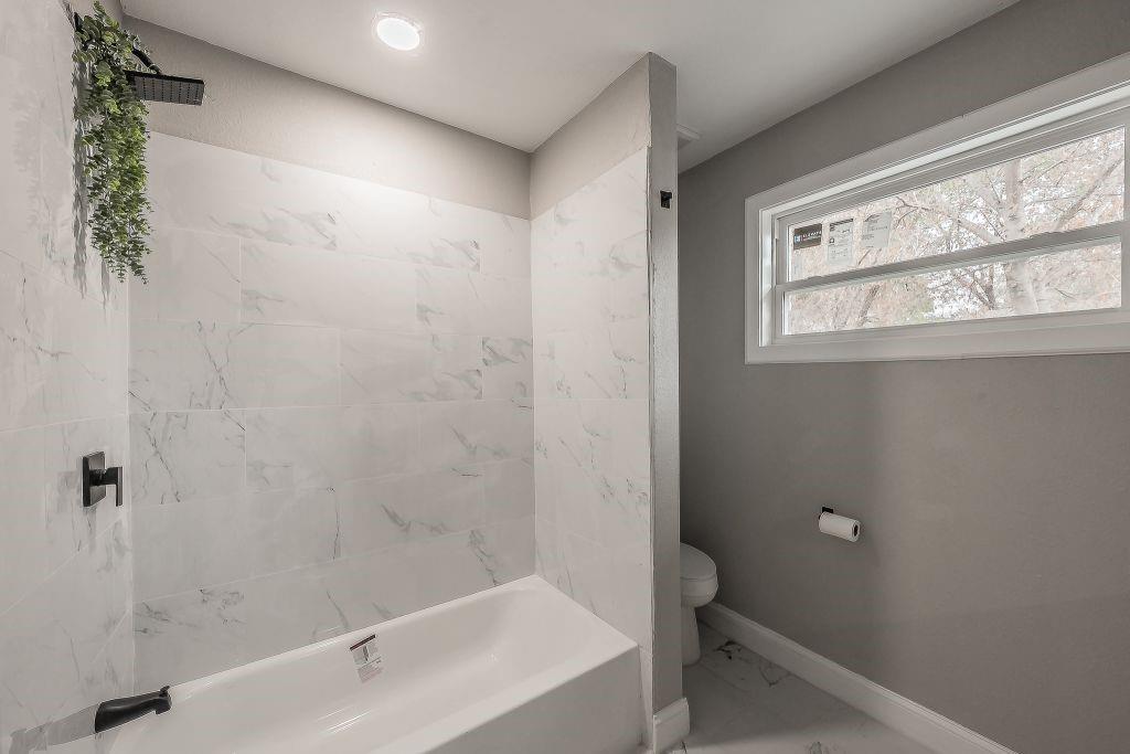 5012 Roxie Street Property Photo 28