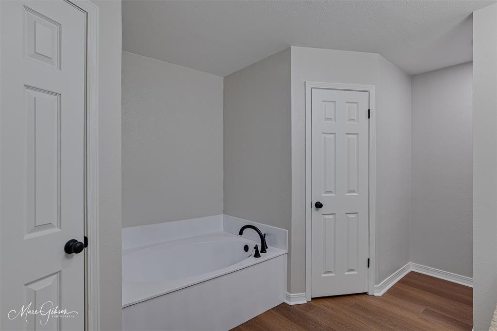 9852 Deepwoods Drive Property Photo 17