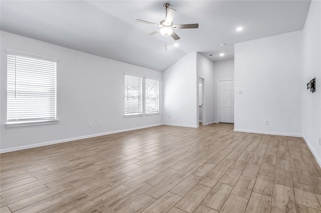 1136 Aragon Trail Property Photo 4