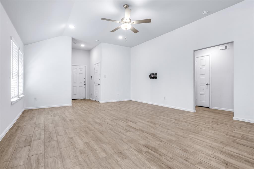 1136 Aragon Trail Property Photo 6