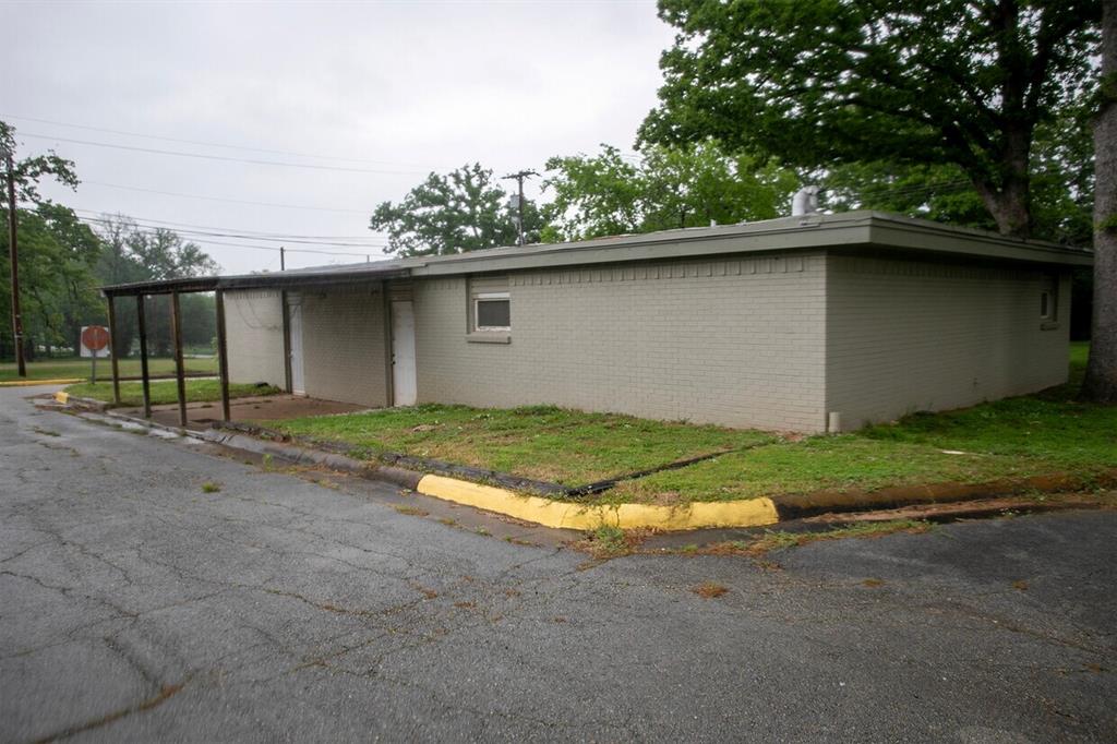707 N Waldrip Street Property Photo 27