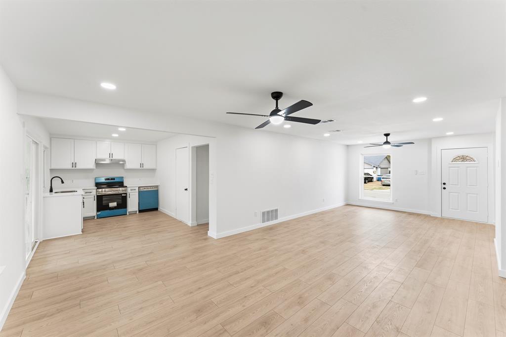 1326 Kingston Drive Property Photo 1
