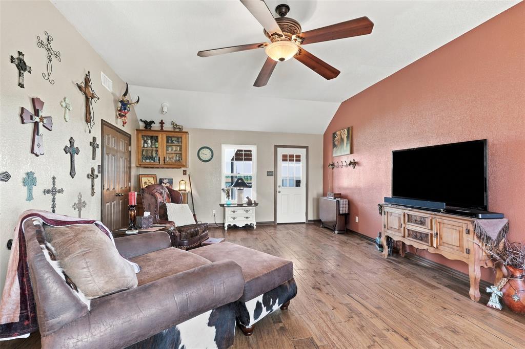 900 Leech Property Photo 7