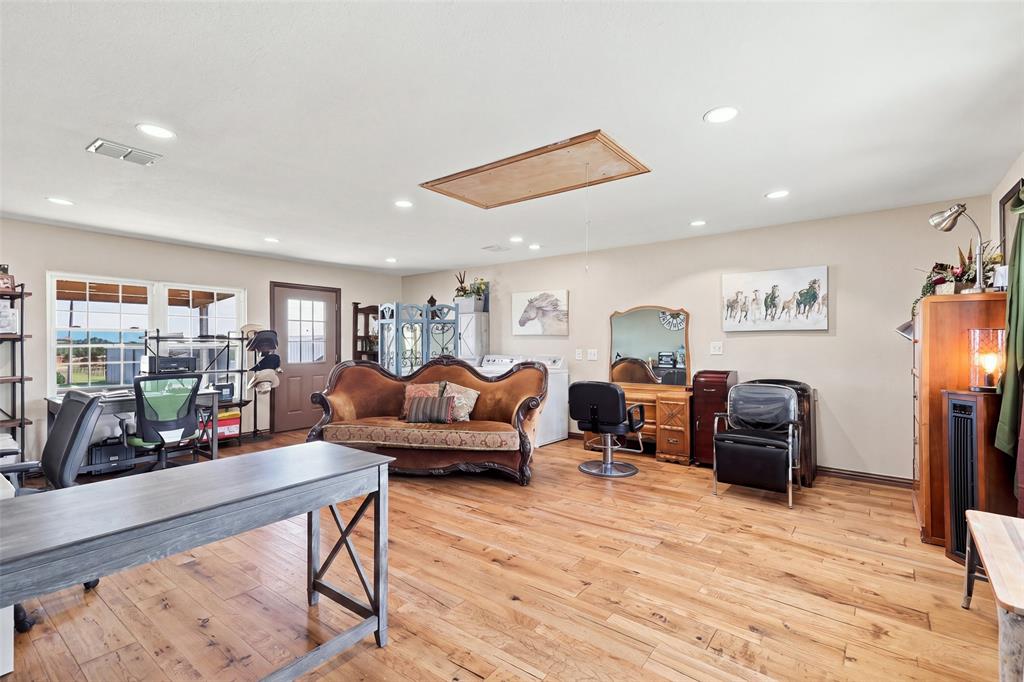 900 Leech Property Photo 8