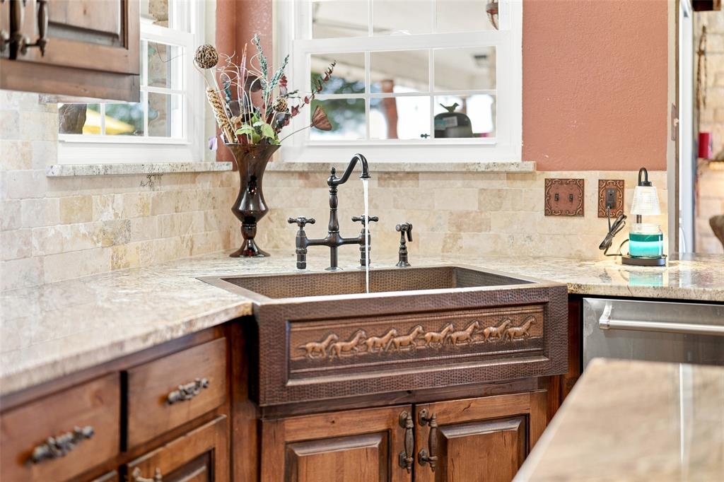 900 Leech Property Photo 9