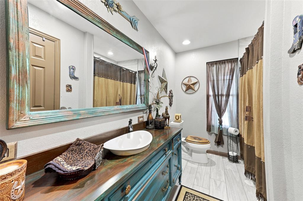 900 Leech Property Photo 16
