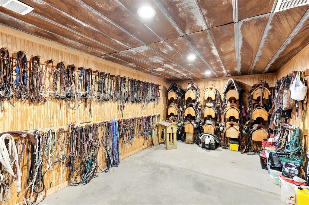 900 Leech Property Photo 24