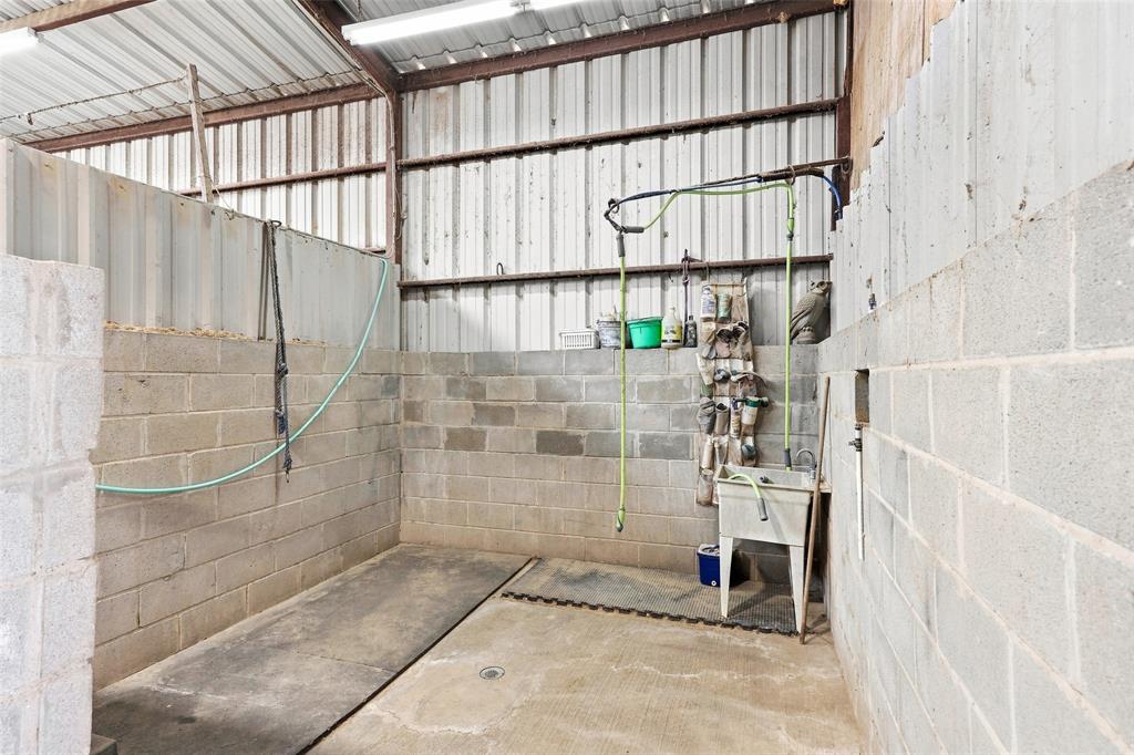 900 Leech Property Photo 25