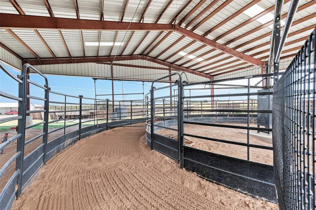 900 Leech Property Photo 32