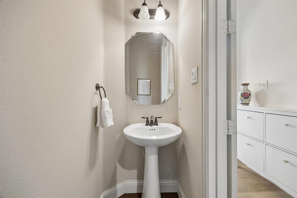 279 Shallow Brook Drive Property Photo 14