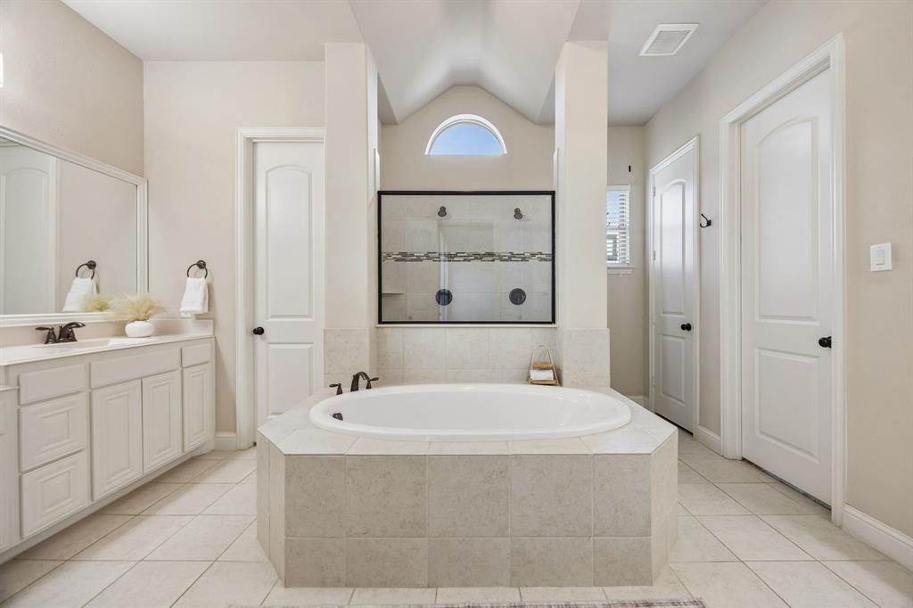 279 Shallow Brook Drive Property Photo 18