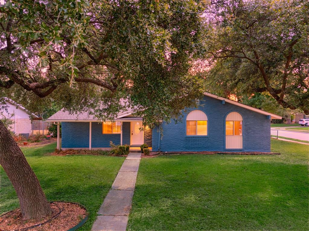 1216 Briarcove Drive Property Photo 1