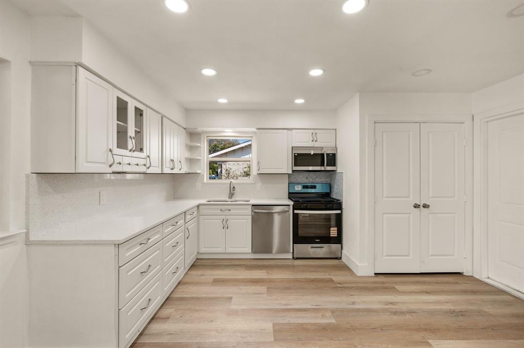 1216 Briarcove Drive Property Photo 7