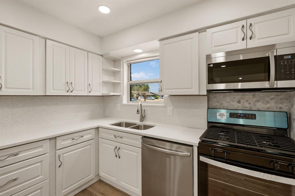 1216 Briarcove Drive Property Photo 9