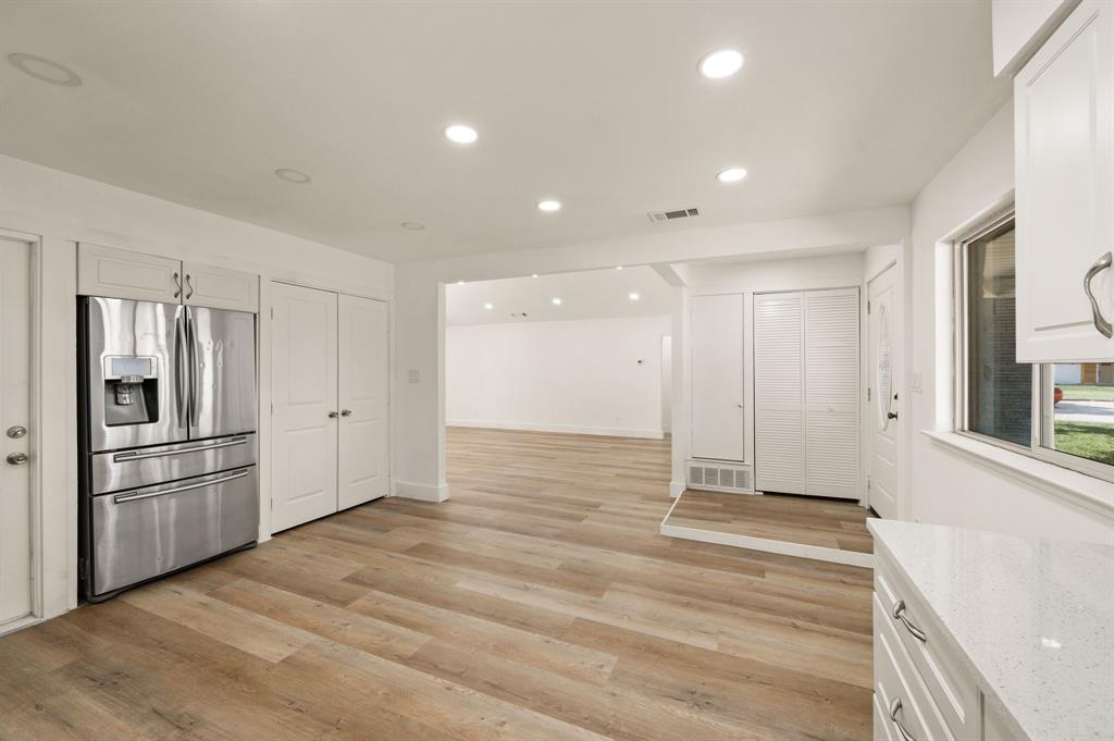 1216 Briarcove Drive Property Photo 11