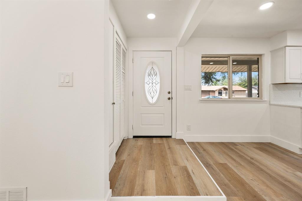 1216 Briarcove Drive Property Photo 12