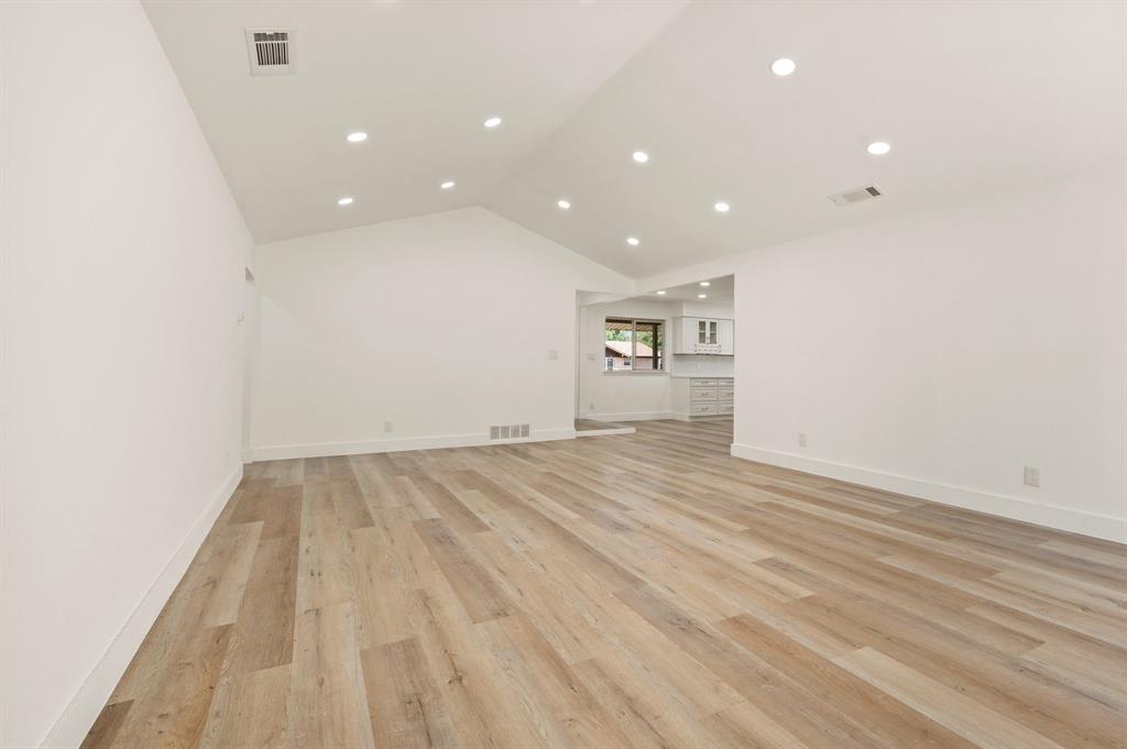 1216 Briarcove Drive Property Photo 15