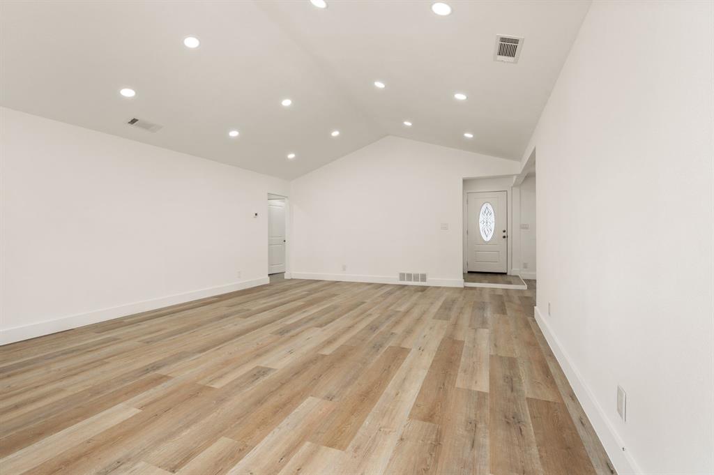 1216 Briarcove Drive Property Photo 16