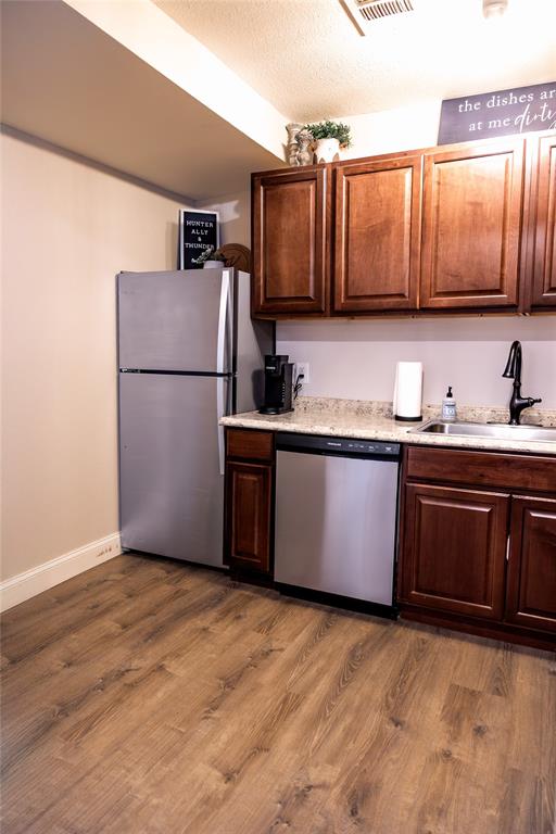 257 Graham Avenue Property Photo 11