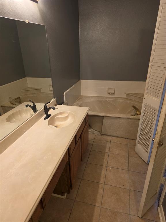 405 Raintree Circle Property Photo 17