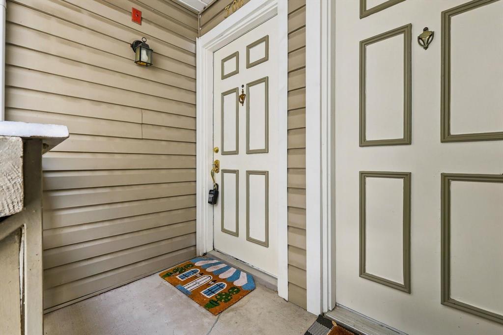 8550 Fair Oaks Crossing 306 Property Photo 3