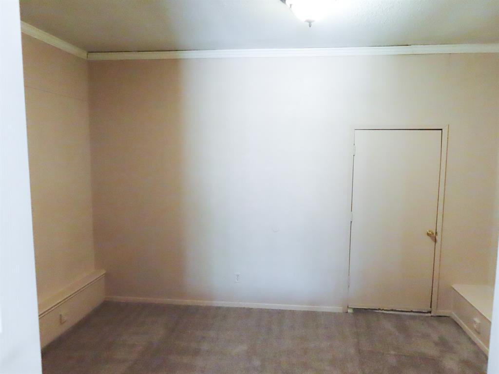 808 E Heath Street Property Photo 3