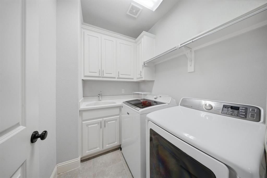 1215 Baird Way Property Photo 34