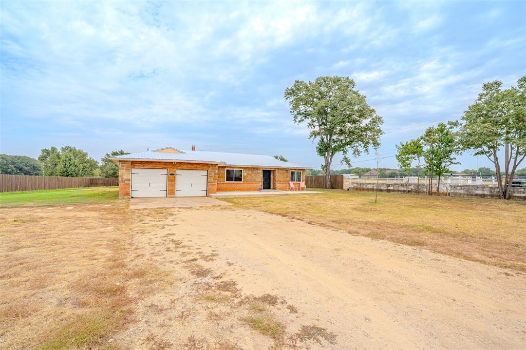 2212 Acton Highway Property Photo 6