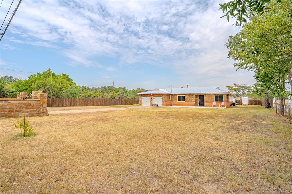 2212 Acton Highway Property Photo 8