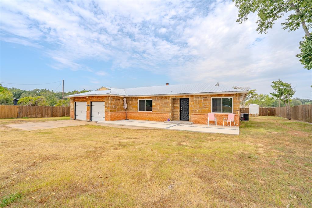 2212 Acton Highway Property Photo 9