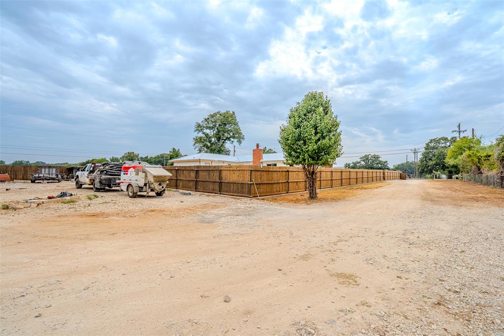 2212 Acton Highway Property Photo 17