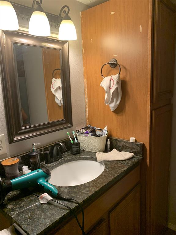 18333 Roehampton Drive Property Photo 6