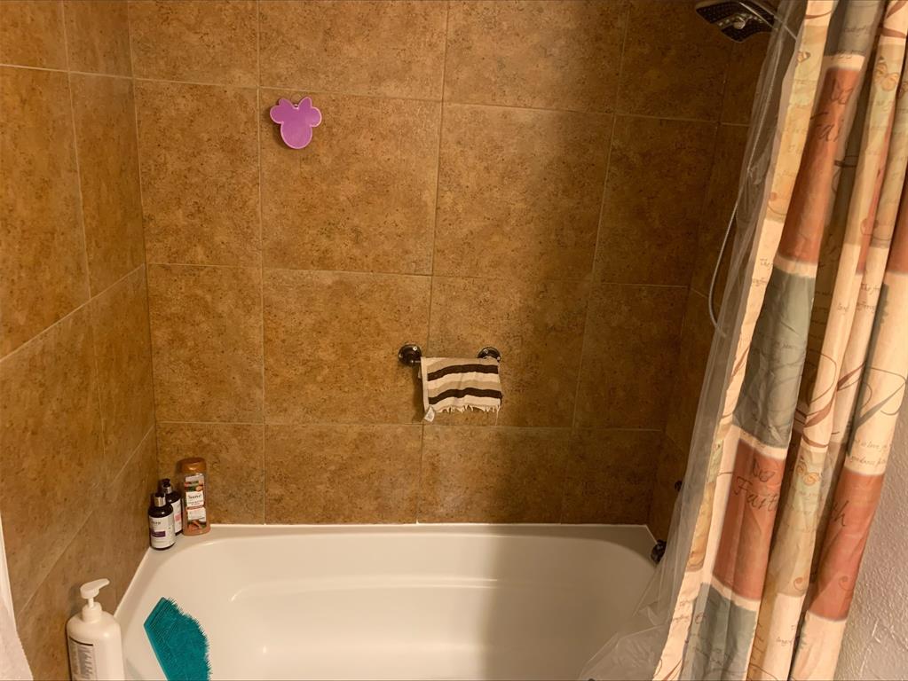 18333 Roehampton Drive Property Photo 7