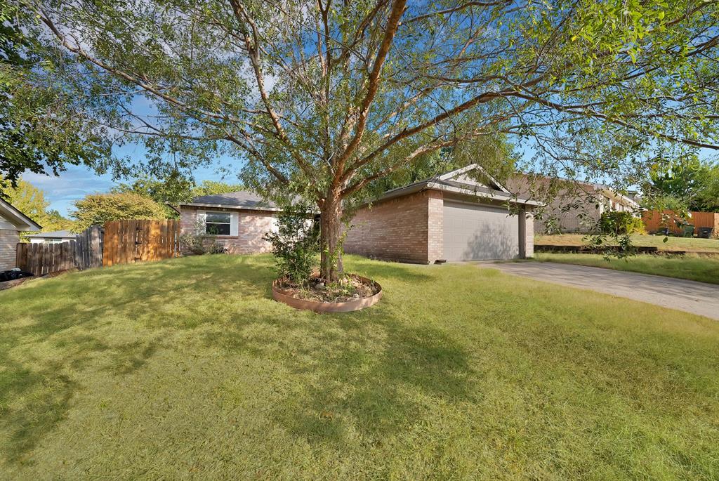 813 Panay Way Drive Property Photo 2